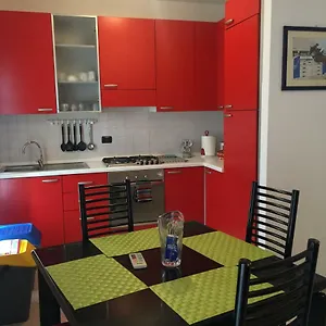 Via Acquedotto N. 66, Le Piramidi Appartamento